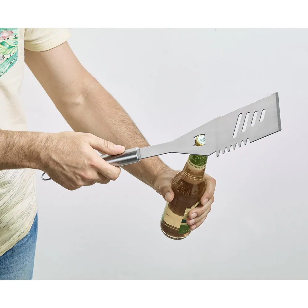 MACE. Kit churrasco em estojo de alumínio com luva de cozinha em poliéster e 6 utensílios em aço inox - Thumbnail 4