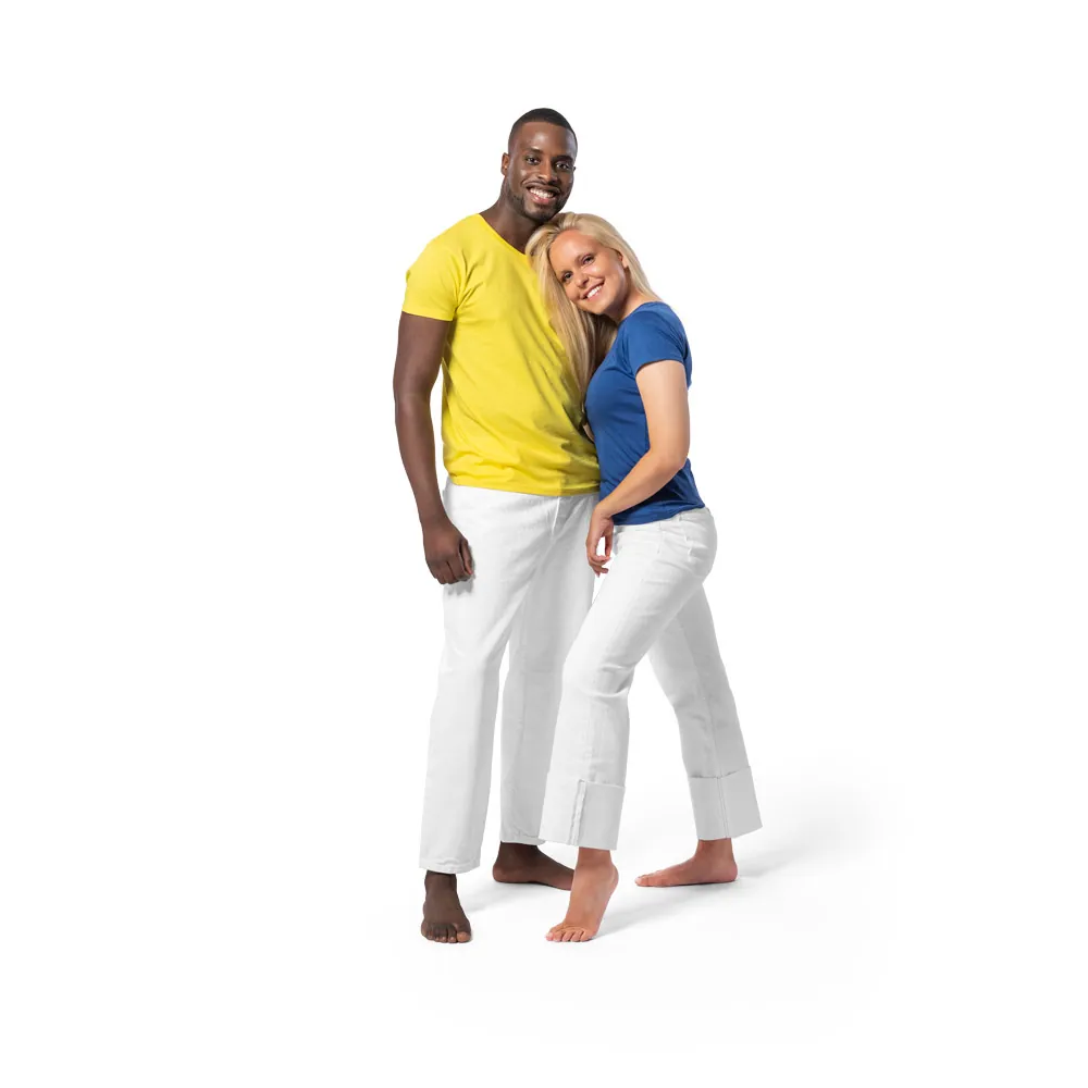 GOIABA. Camiseta unissex de corte regular