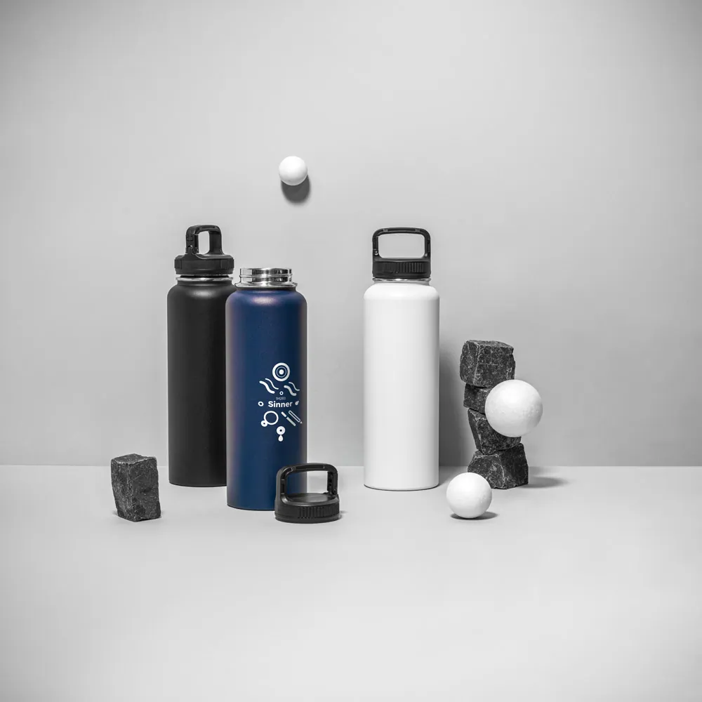 SINNER. Garrafa esportiva térmica em aço inox 90% reciclado com revestimento em pó (1200 mL) - Thumbnail 9