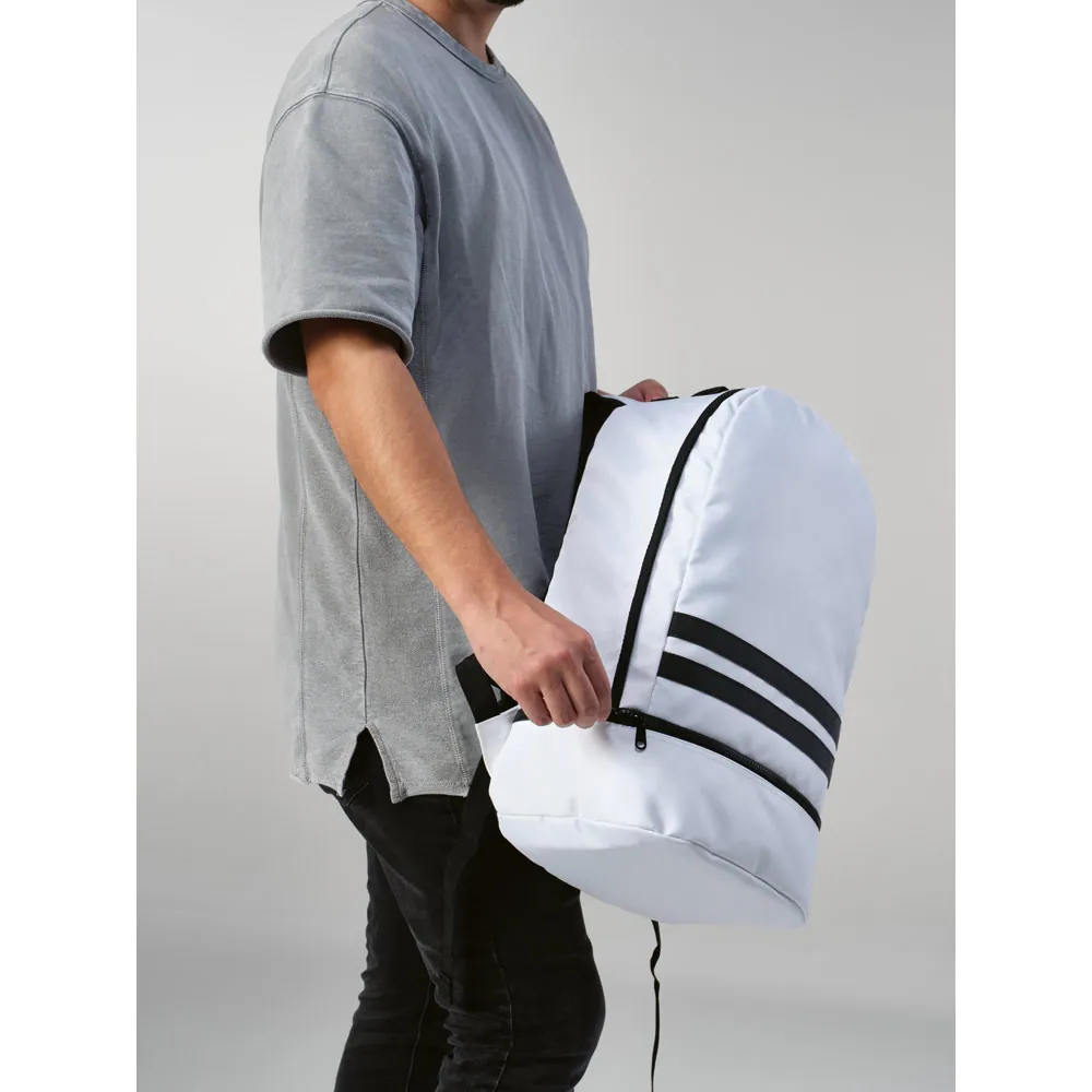 MANCHESTER. Mochila em poliéster reciclado 290T e sarja com compartimento para sapatos (25 L) - Thumbnail 21