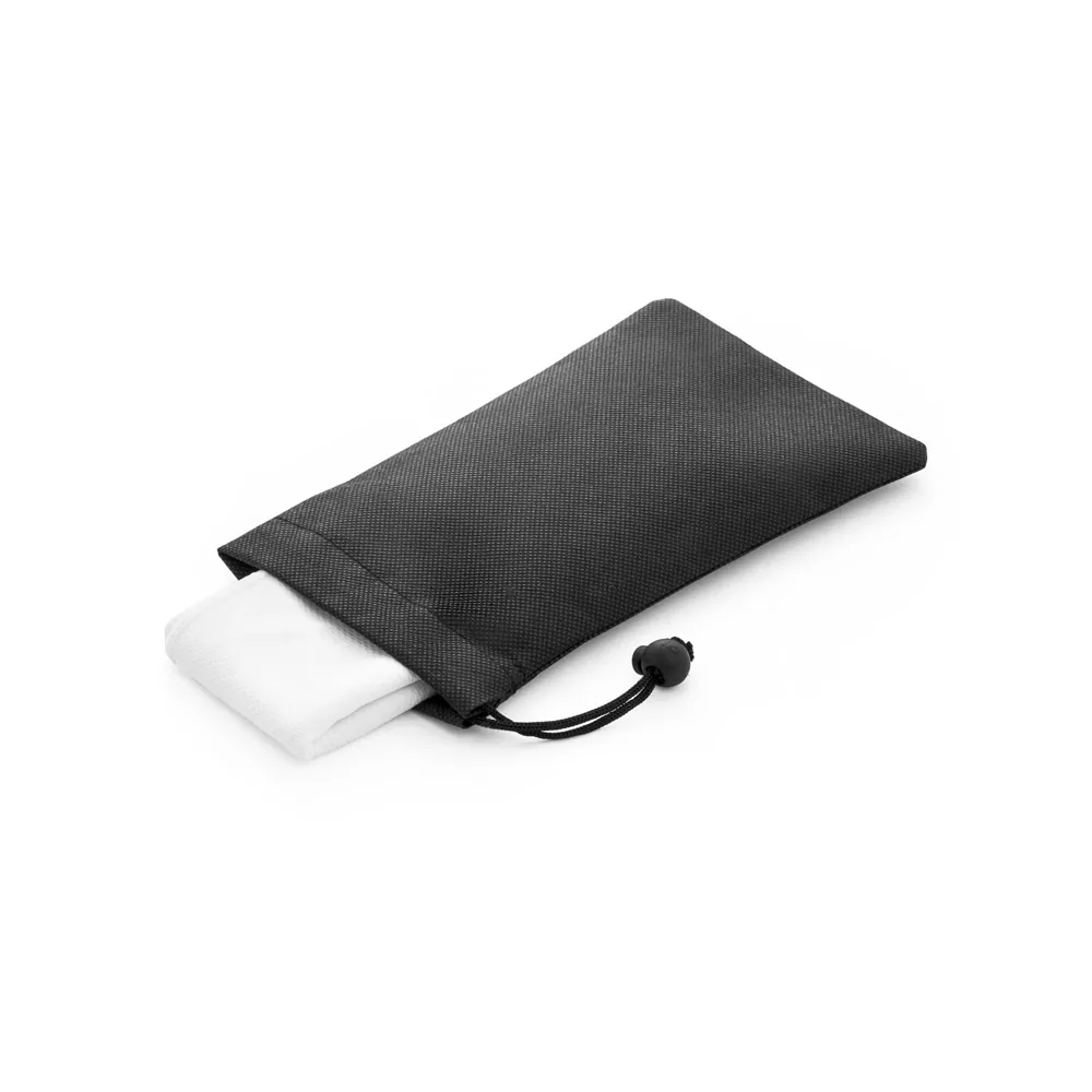 BERNAL. Toalha esportiva refrescante em poliéster 100% reciclado com bolsa em non-woven - Thumbnail 7