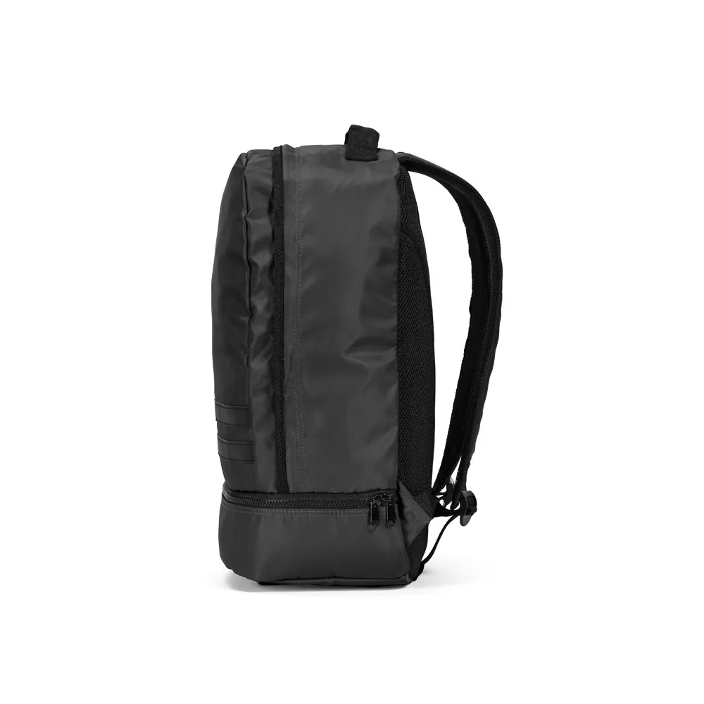 MANCHESTER. Mochila em poliéster reciclado 290T e sarja com compartimento para sapatos (25 L) - Thumbnail 4