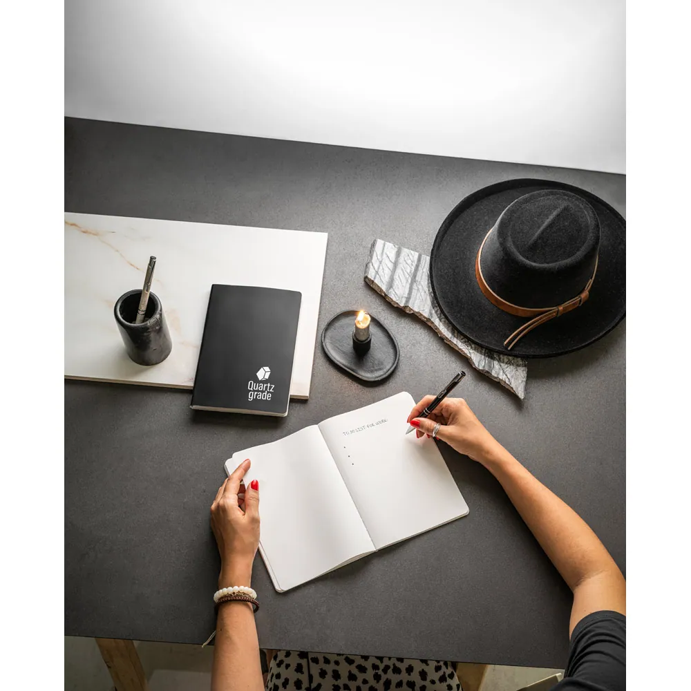 QUEIROS. Caderno A5 de capa flexível em papel pedra (620g/m²) - Thumbnail 8