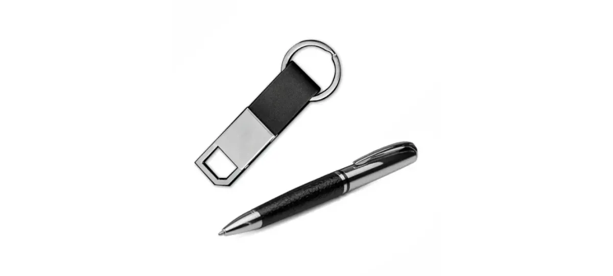 Caneta E Chaveiro Mosquetão Em Metal E Material Sintético - Thumbnail 2