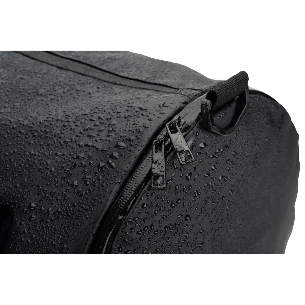 OSASCO SPORT. Bolsa esportiva em formato cilíndrico em poliéster reciclado 600D de alta densidade com compartimento lateral para sapatos (32 L) - Thumbnail 6